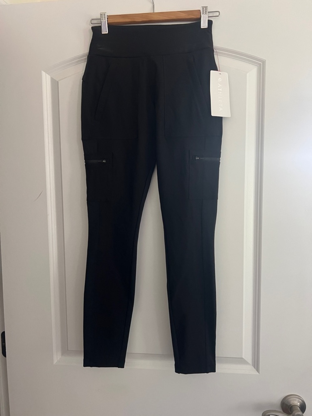 Athleta Black Headlands Hybrid Cargo Leggings
